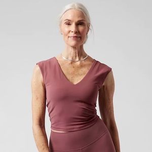 Athleta | Transcend Vita‎ Free Cropped Tee Tawny Rose Size XXS